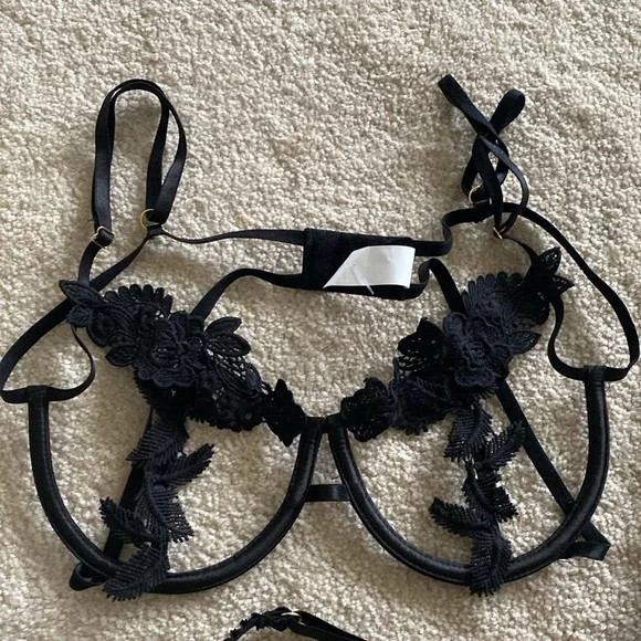 2 sexy 34C bras bundle - Picture 2 of 8
